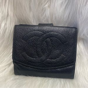 Vintage Chanel Caviar Wallet. Good condition.
